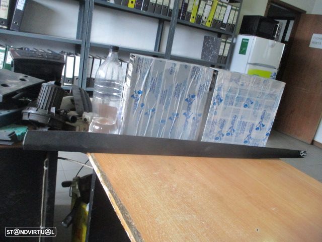 Grelha Friso 7353145250 FIAT STILO 192 2002 1.9JTD 115CV 3P VIOLETA ESCURO FE Moldura Da Porta - 4