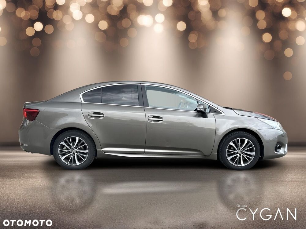 Toyota Avensis - 8
