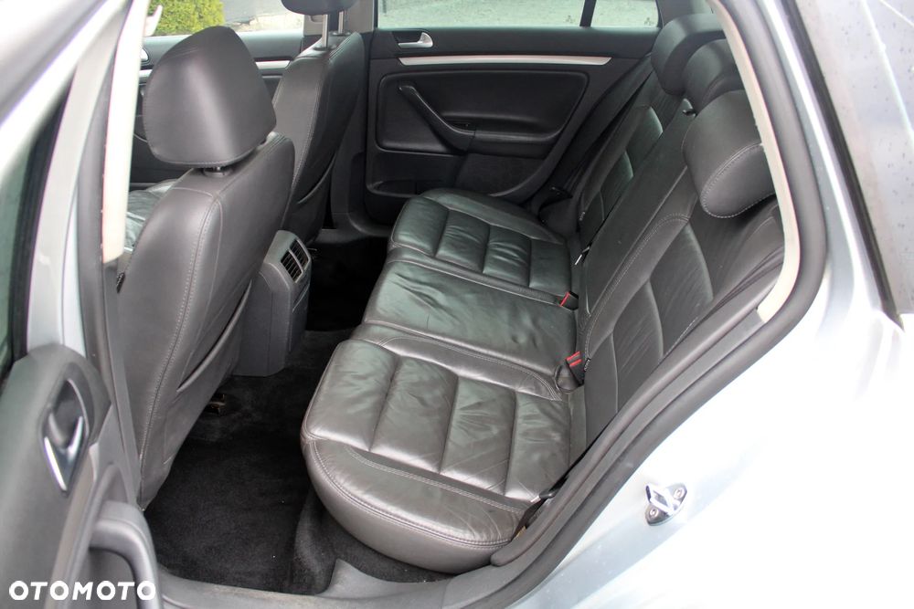 Volkswagen Golf 2.0 TDI Highline DSG - 19