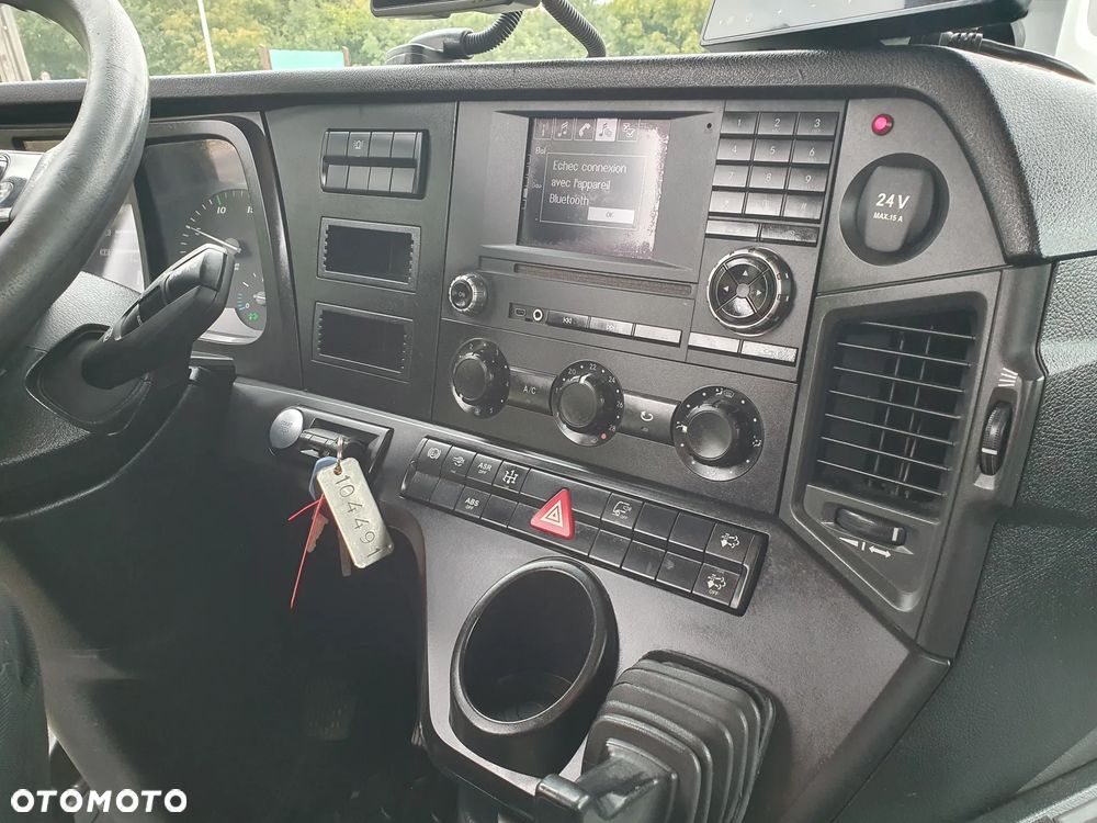Mercedes-Benz 2640 - 8