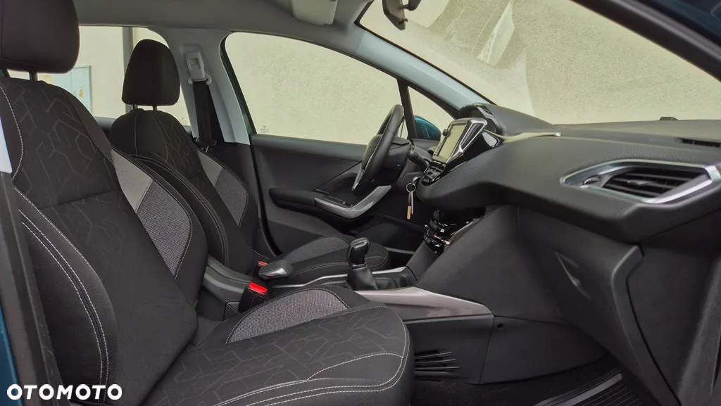 Peugeot 2008 1.2 Pure Tech Style S&S - 7