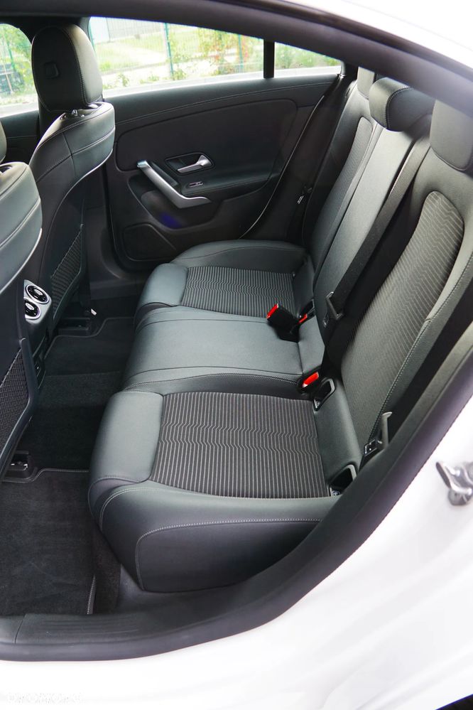 Mercedes-Benz CLA 180 Progressive 7G-DCT - 18