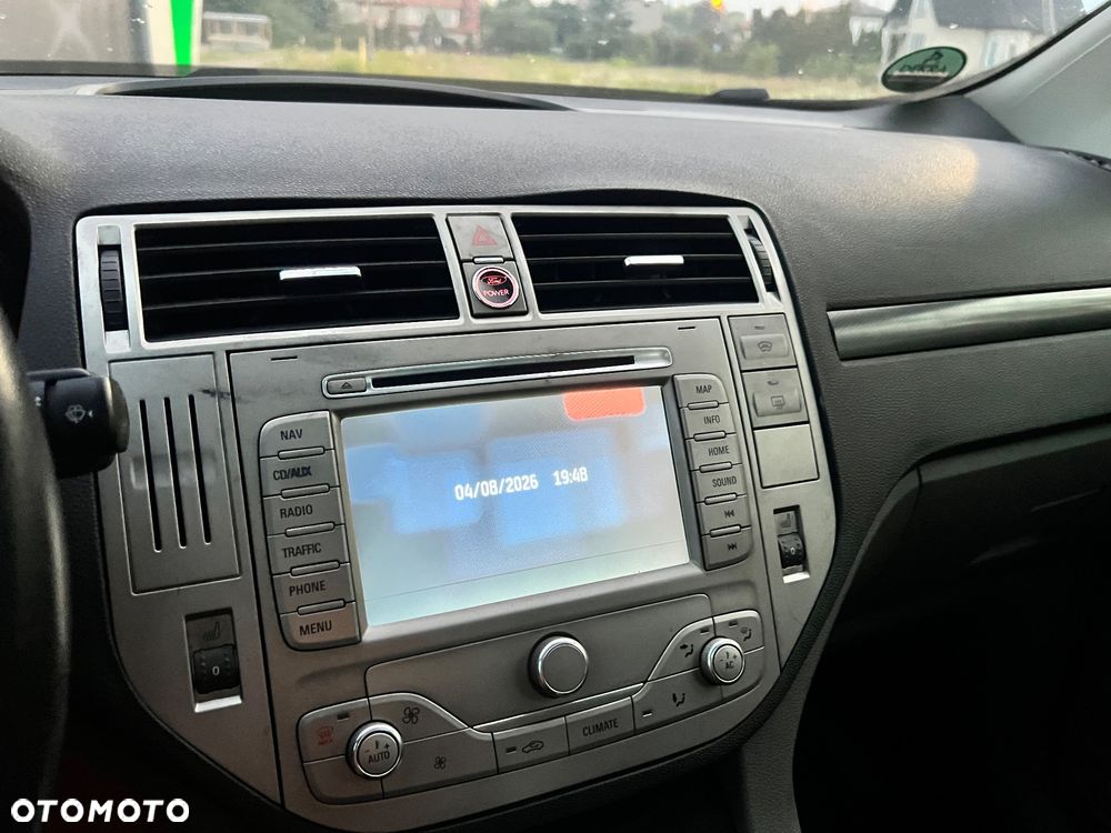 Ford Kuga 2.0 TDCi 2x4 Titanium - 28