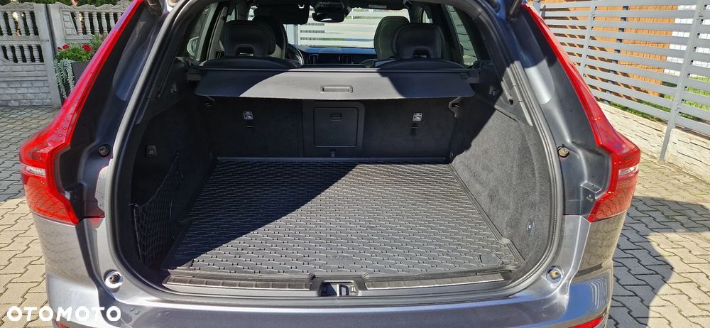 Volvo XC 60 D4 R-Design - 28