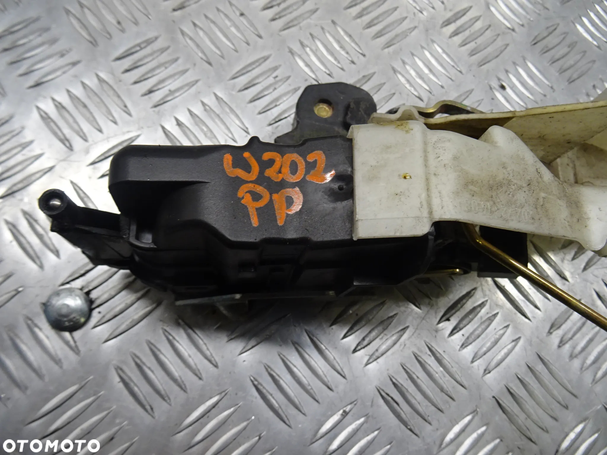 MERCEDES W202 LIFT 96-01 ZAMEK PRAWY PRZÓD PRZEDNI - 2