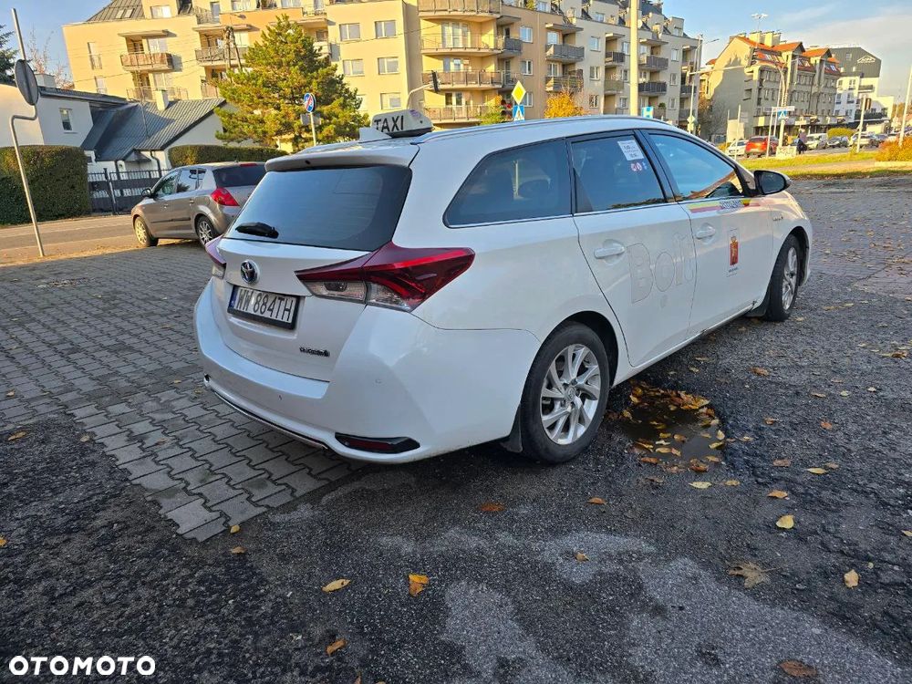 Toyota Auris Hybrid 135 Premium - 8