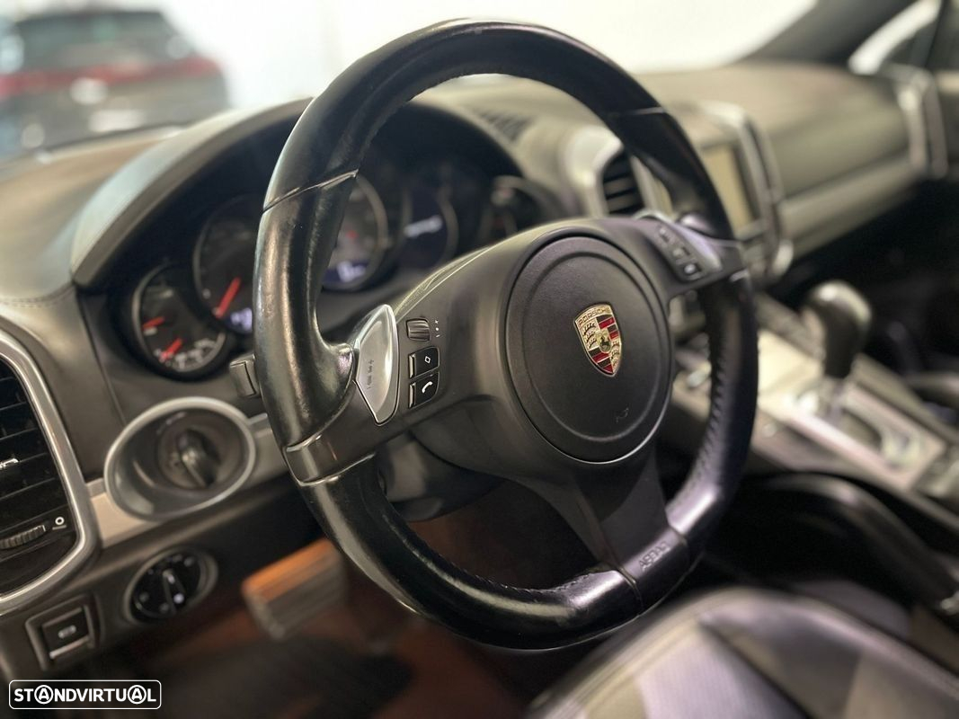 Porsche Cayenne S Hybrid - 26