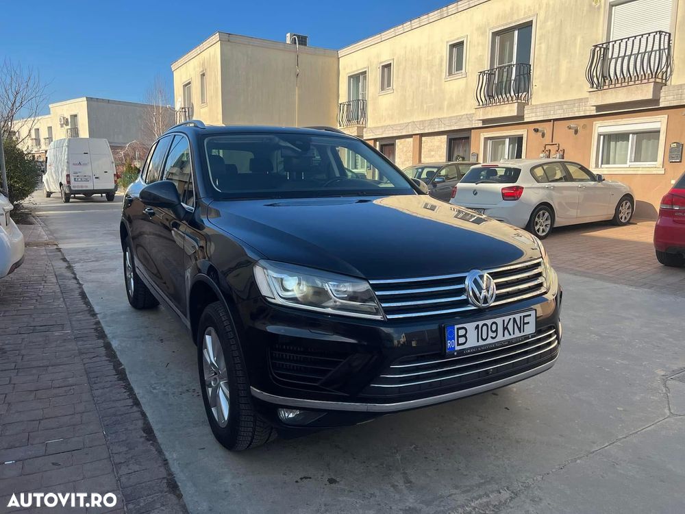 Volkswagen Touareg - 1