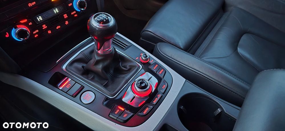 Audi A4 ver-avant-3-0-tdi-dpf-s-line-sportpaket - 17