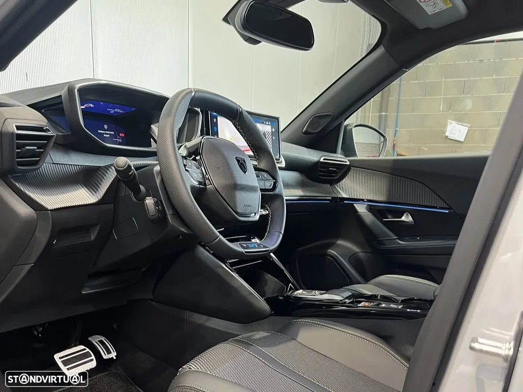 Peugeot e-2008 54 kWh GT - 11