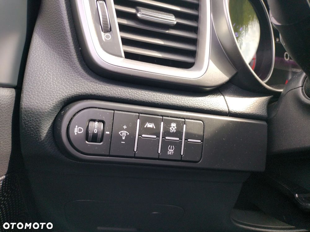 Kia Ceed 1.5 T-GDI M - 33