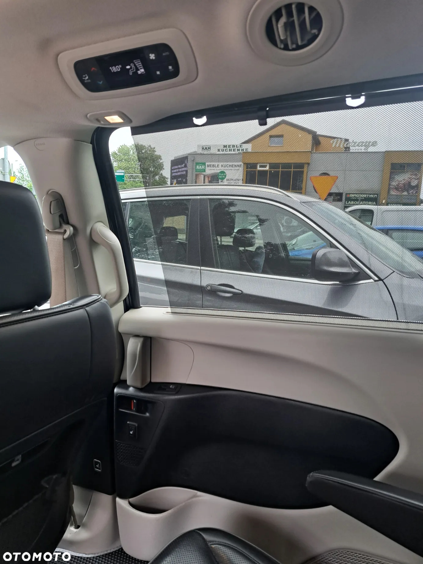 Chrysler Pacifica - 30