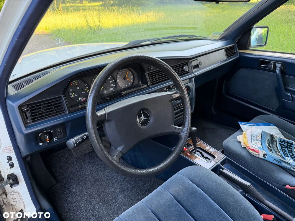Mercedes-Benz W201 (190) - 17