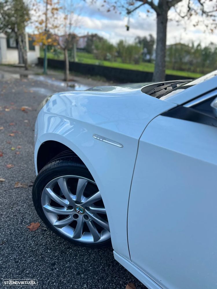 Alfa Romeo Giulietta 1.6 JTDM Distinctive - 7