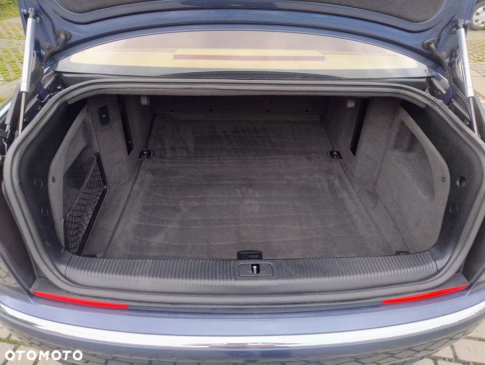 Audi A8 4.2 Quattro - 19