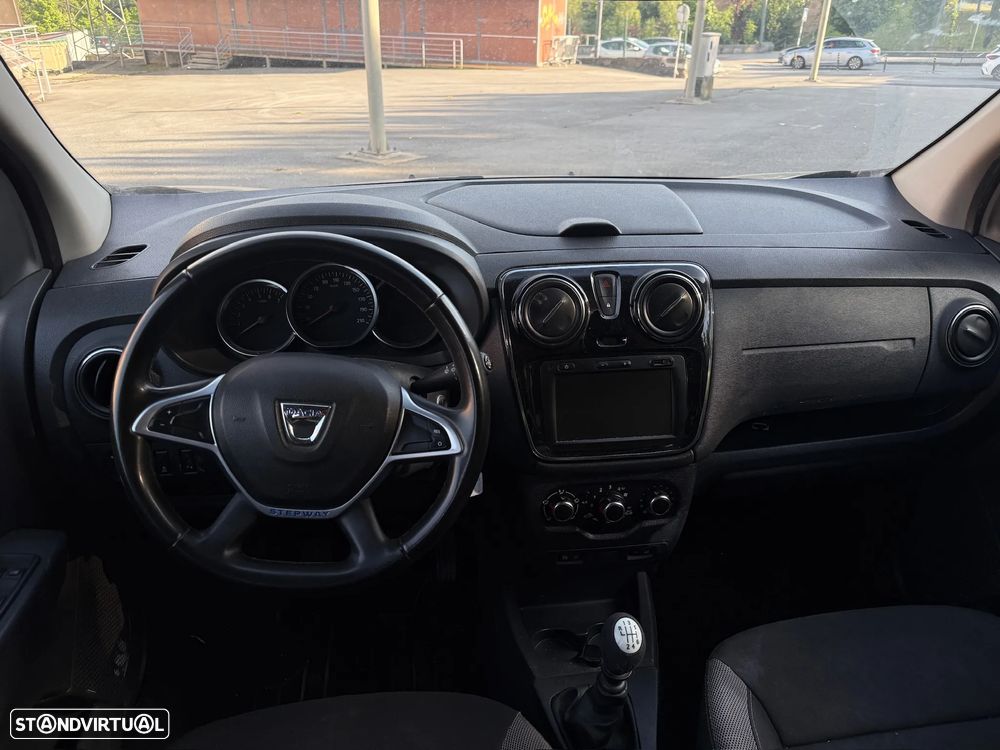 Dacia Lodgy 1.5 Blue dCi Stepway 7L - 10