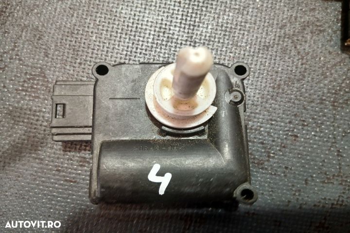 Motoras clapeta aeroterma dreapta 4F0820511A 0132801359 4F0820511A 01 - 6