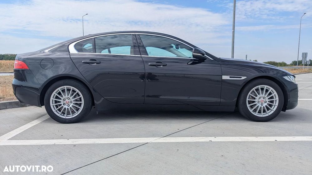 Jaguar XE 2.0 Prestige - 26