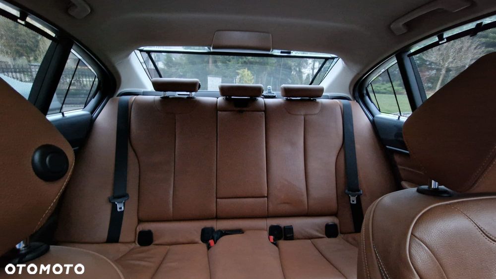 BMW Seria 3 328i Luxury Line - 11