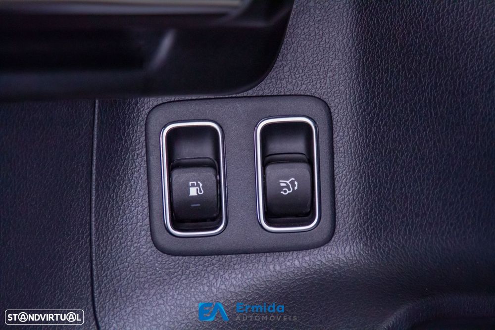 Mercedes-Benz GLA 250 - 40