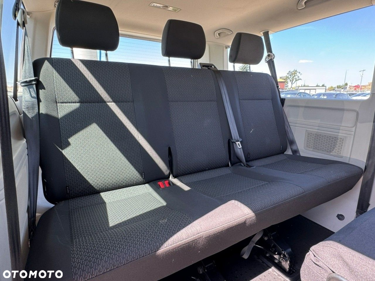 Volkswagen Caravelle - 17