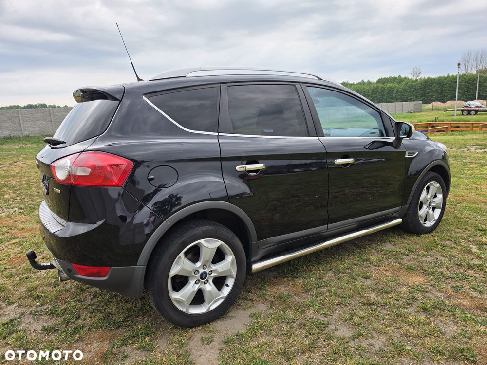 Ford Kuga 2.0 TDCi 2x4 Titanium - 4