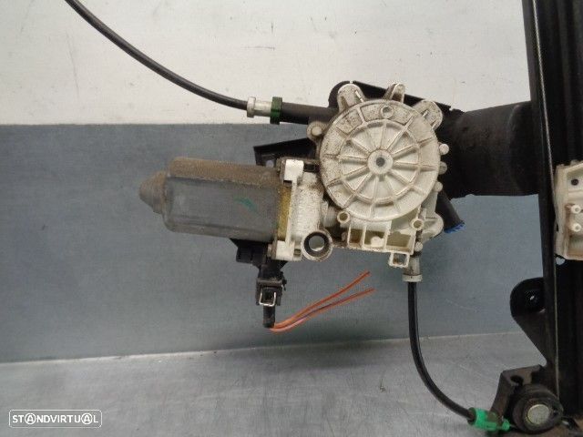 ELEVADOR DE VIDRO FRONTAL DIREITO LAND ROVER FREELANDER 2002 -6N4959801B - 2