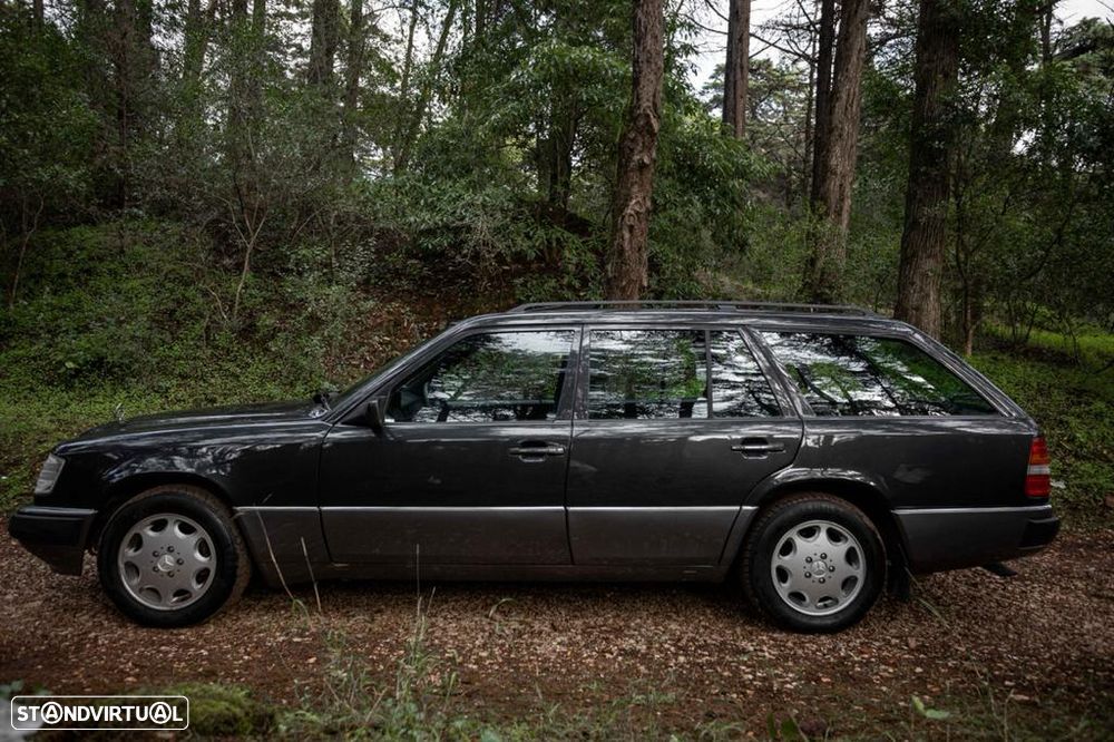 Mercedes-Benz E 220 Standard - 3