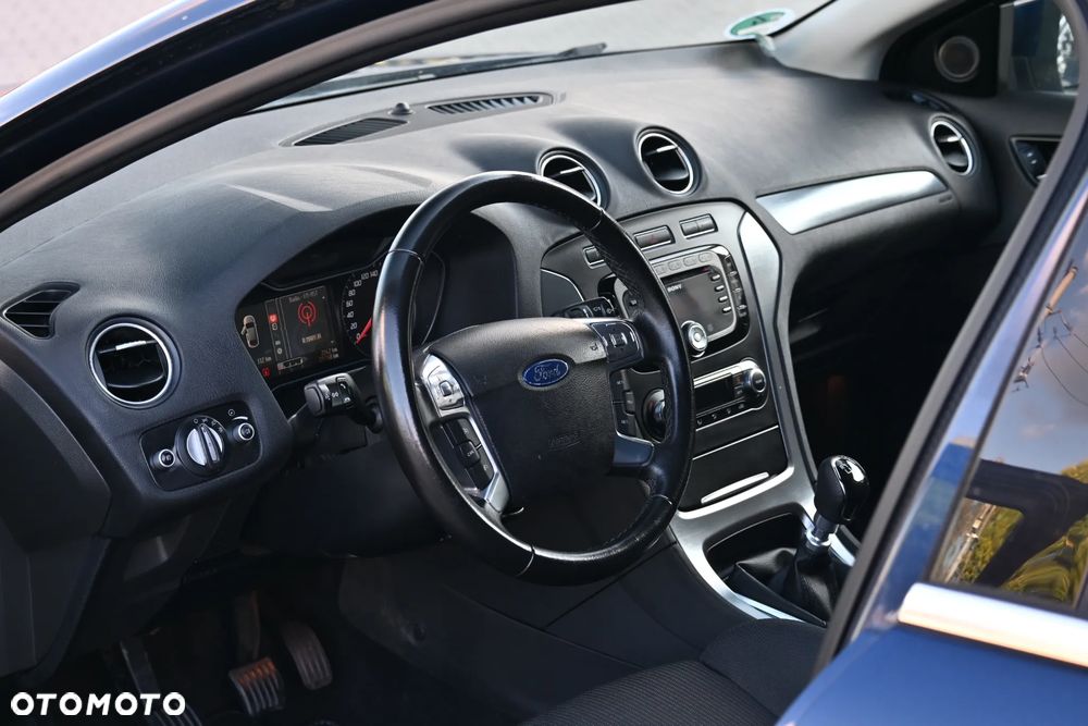 Ford Mondeo 2.0 TDCi Ghia X - 38