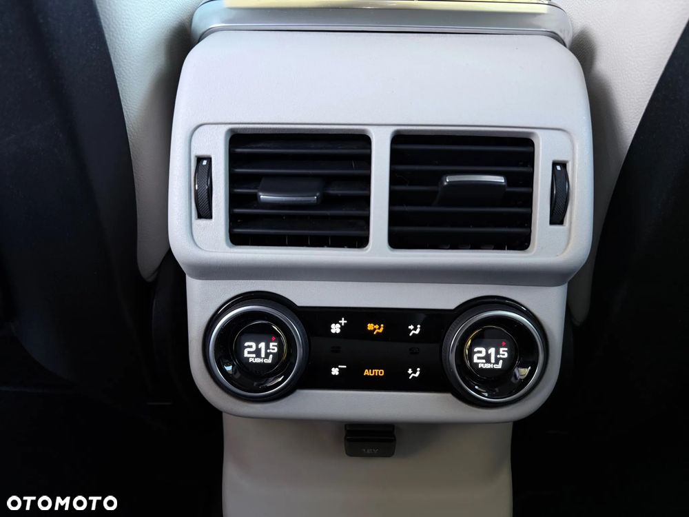 Land Rover Range Rover Velar 3.0 SD6 R-Dynamic S - 28