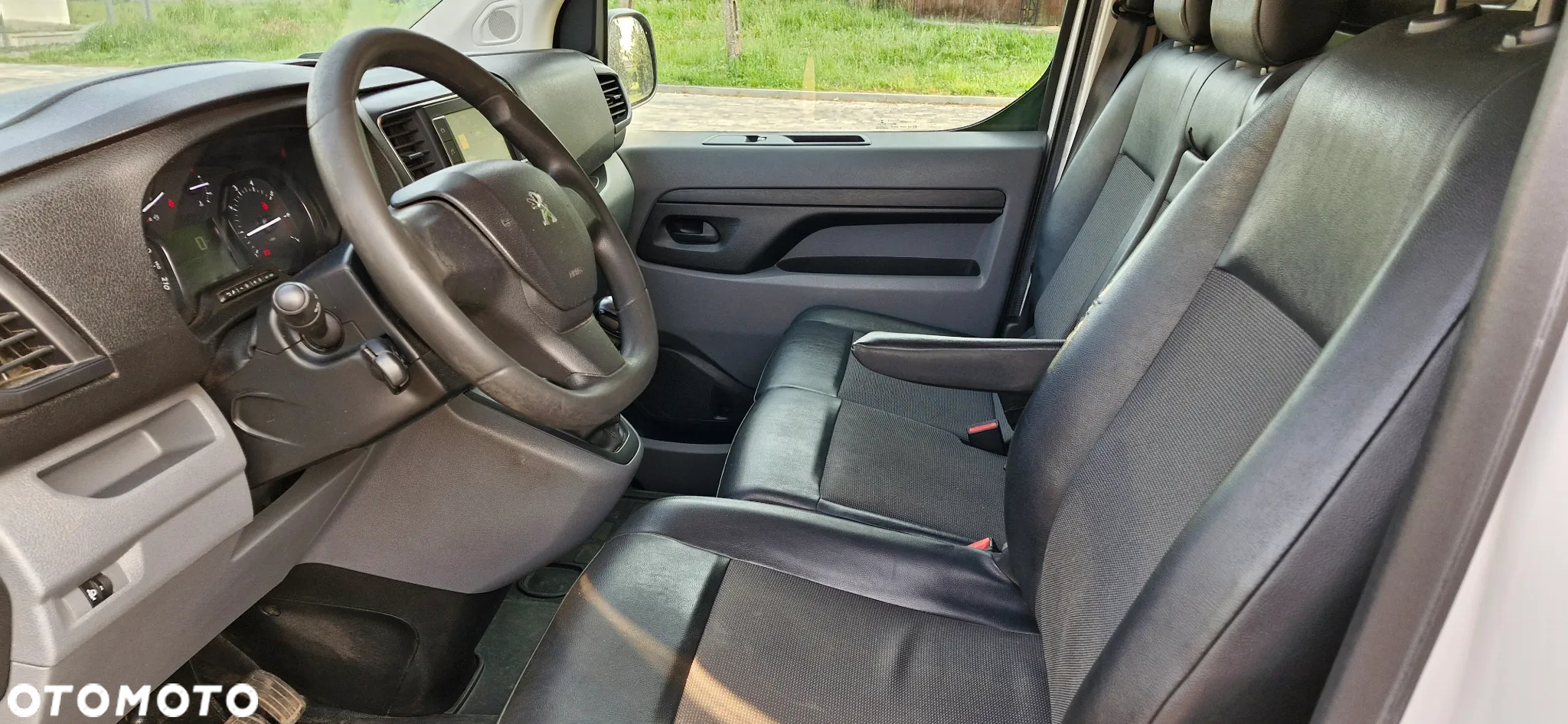 Peugeot Expert - 8
