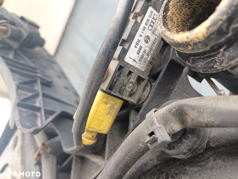 PAS PRZEDNI ,WENTYLATORY - AUDI A4/B6 - 2,4 BENZYNA /AUTOMAT - 3