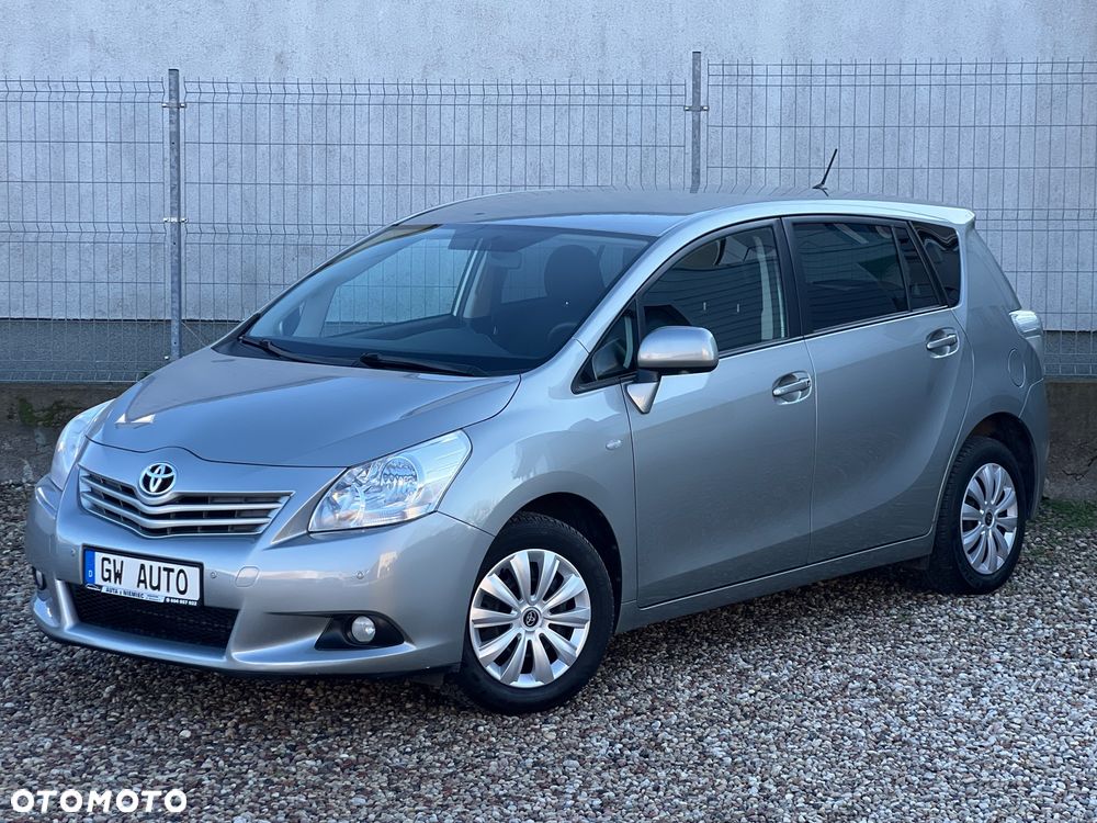 Toyota Verso 1.6 Premium - 1