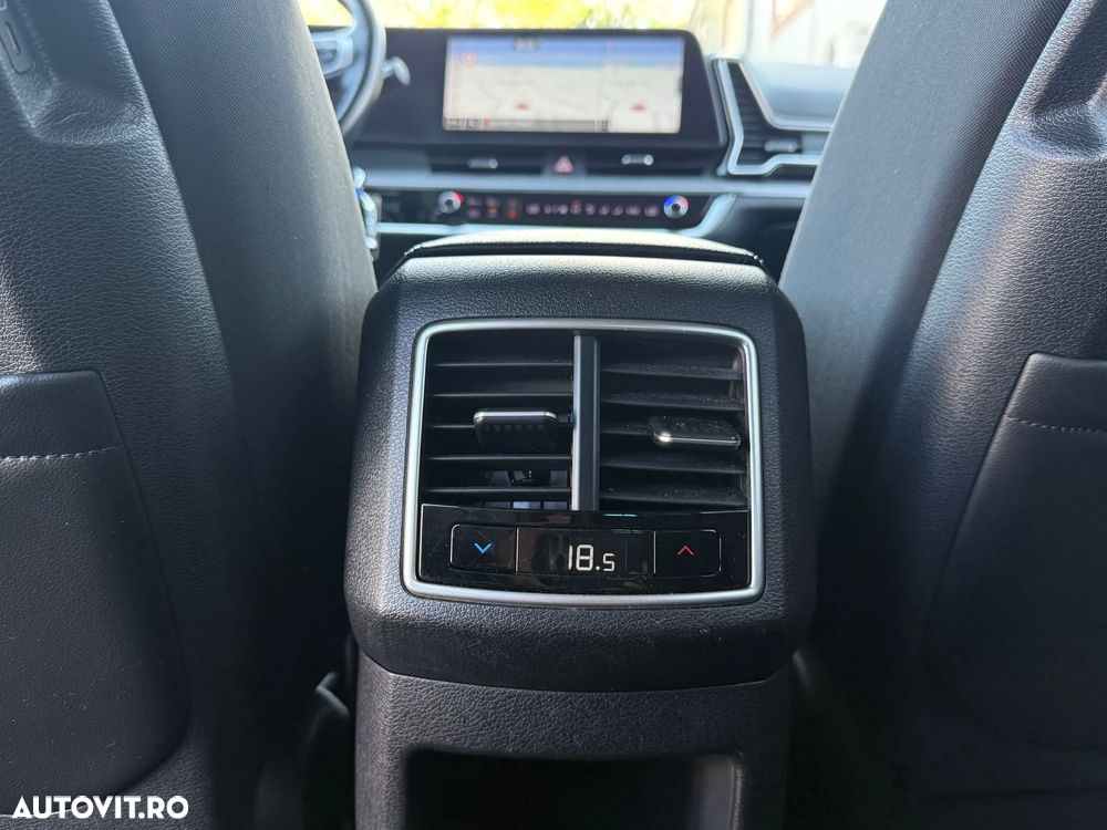 Kia Sportage 1.6 T-GDI MHEV 7DCT HP 4x4 Business Line - 34