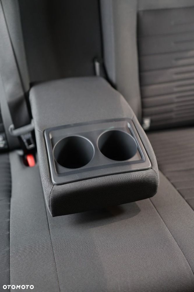 Toyota Auris - 16