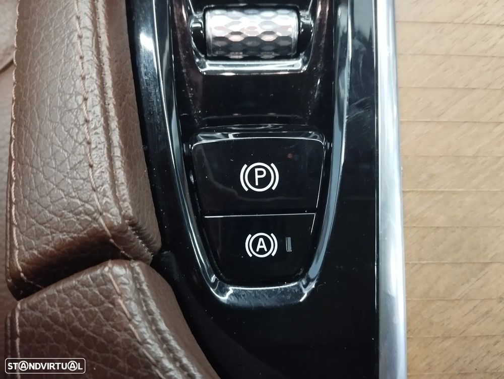 Volvo XC 90 2.0 B5 Momentum Plus AWD - 33