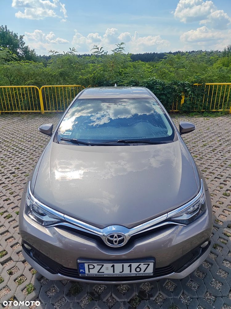 Toyota Auris 1.6 Premium Comfort - 8