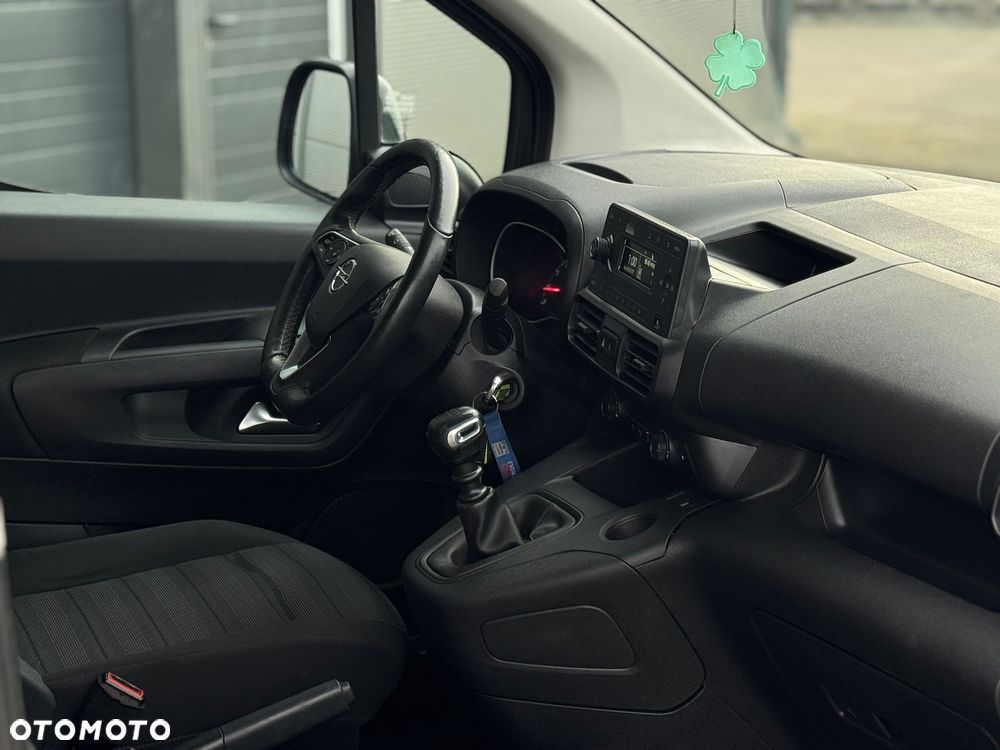 Opel Combo 1.2 Turbo Enjoy S&S - 26