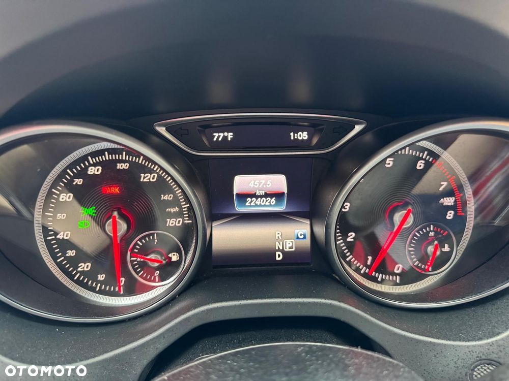 Mercedes-Benz GLA 250 4-Matic Urban - 11