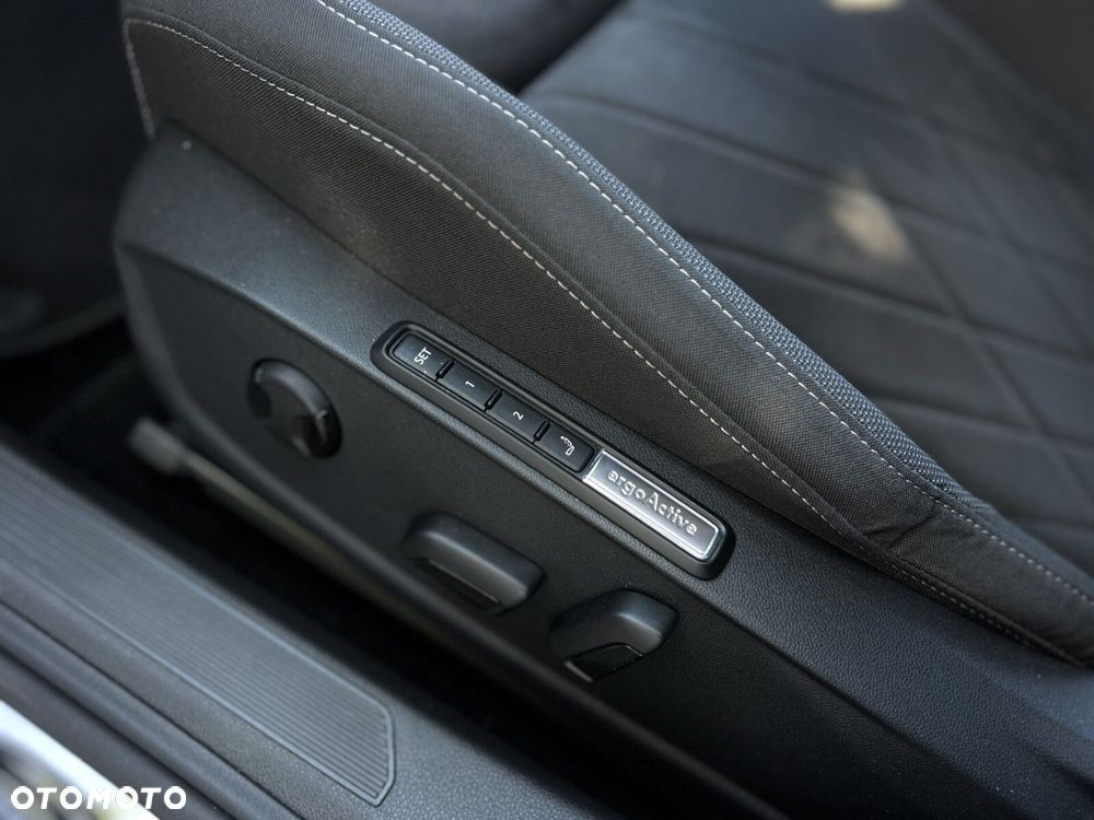 Volkswagen Golf 1.5 eTSI EVO Style DSG - 14