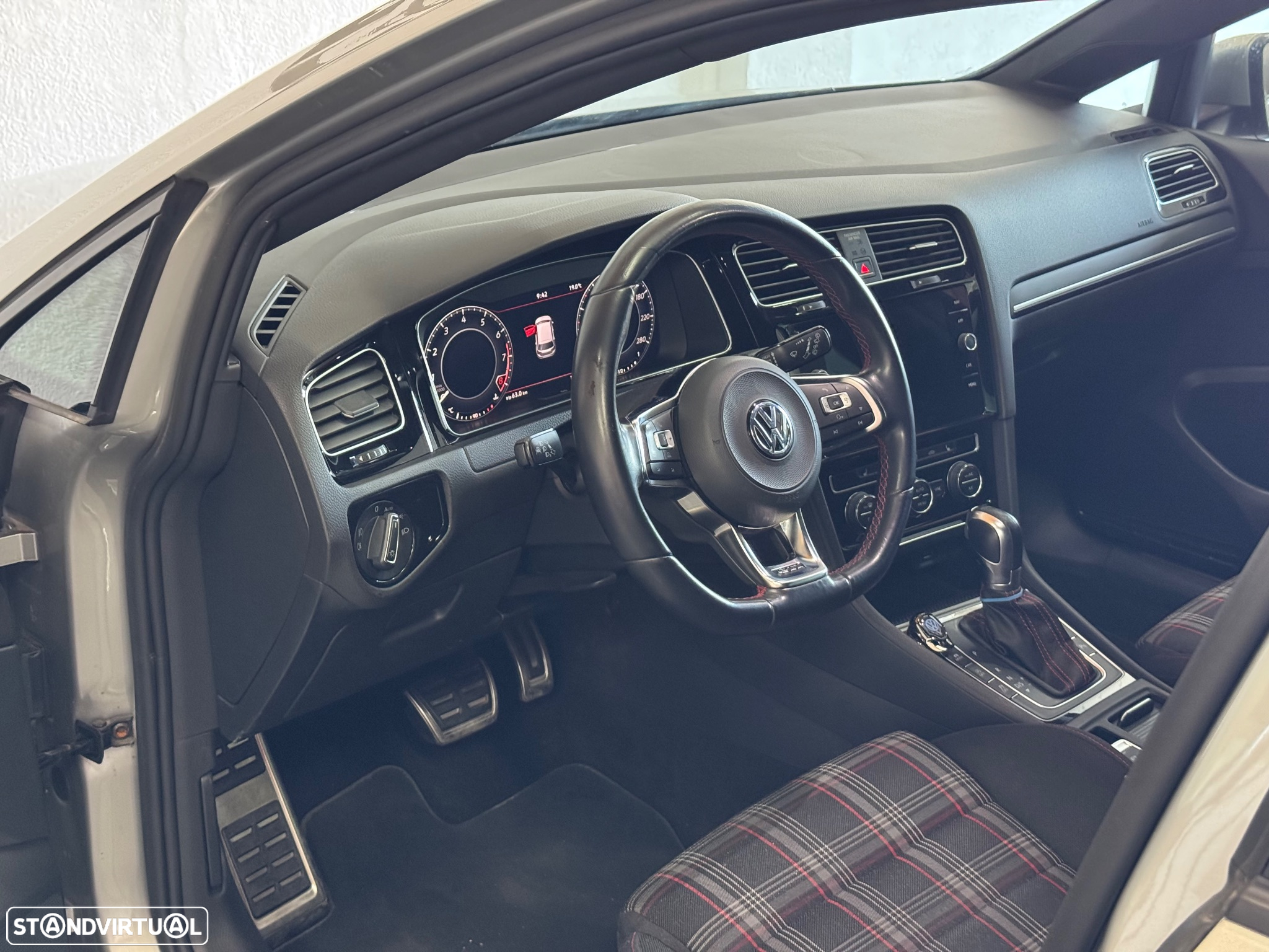 VW Golf 2.0 TSI GTI DSG Performance - 15