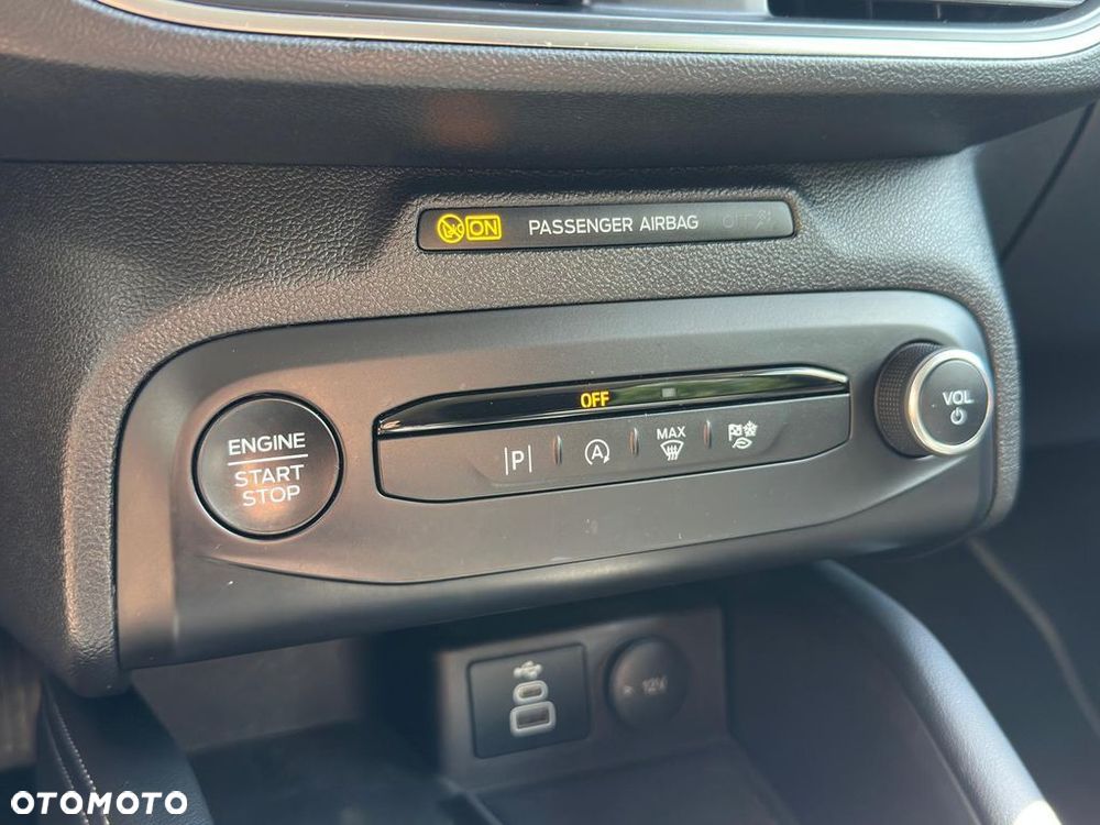 Ford Focus 1.0 EcoBoost Titanium X - 22