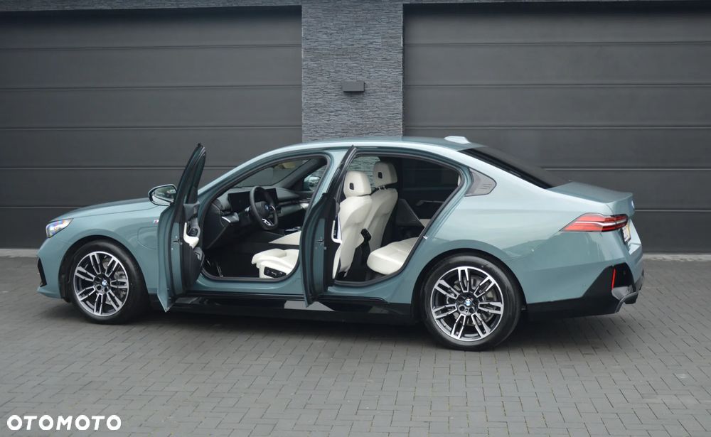 BMW Seria 5 530e - 13