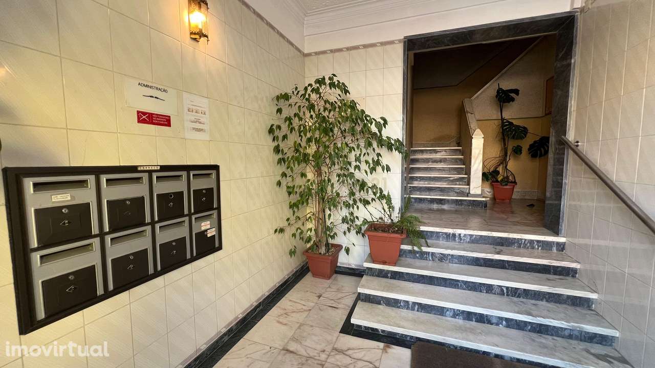 Apartamento T2 no coração de Mem Martins, Sintra - Excelente Oportunid - Grande imagem: 2/23