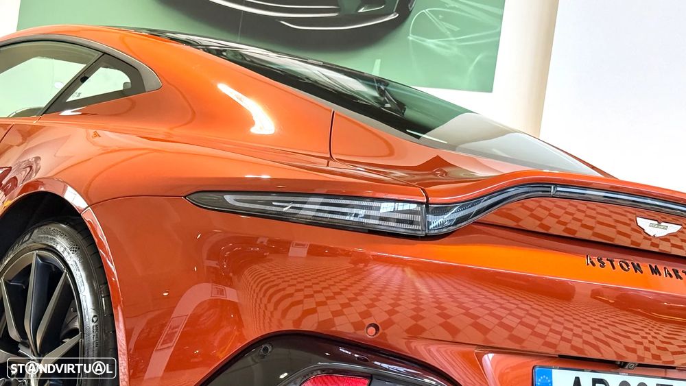 Aston Martin Vantage Coupe 4.0 Twin-Turbo V8 - 19