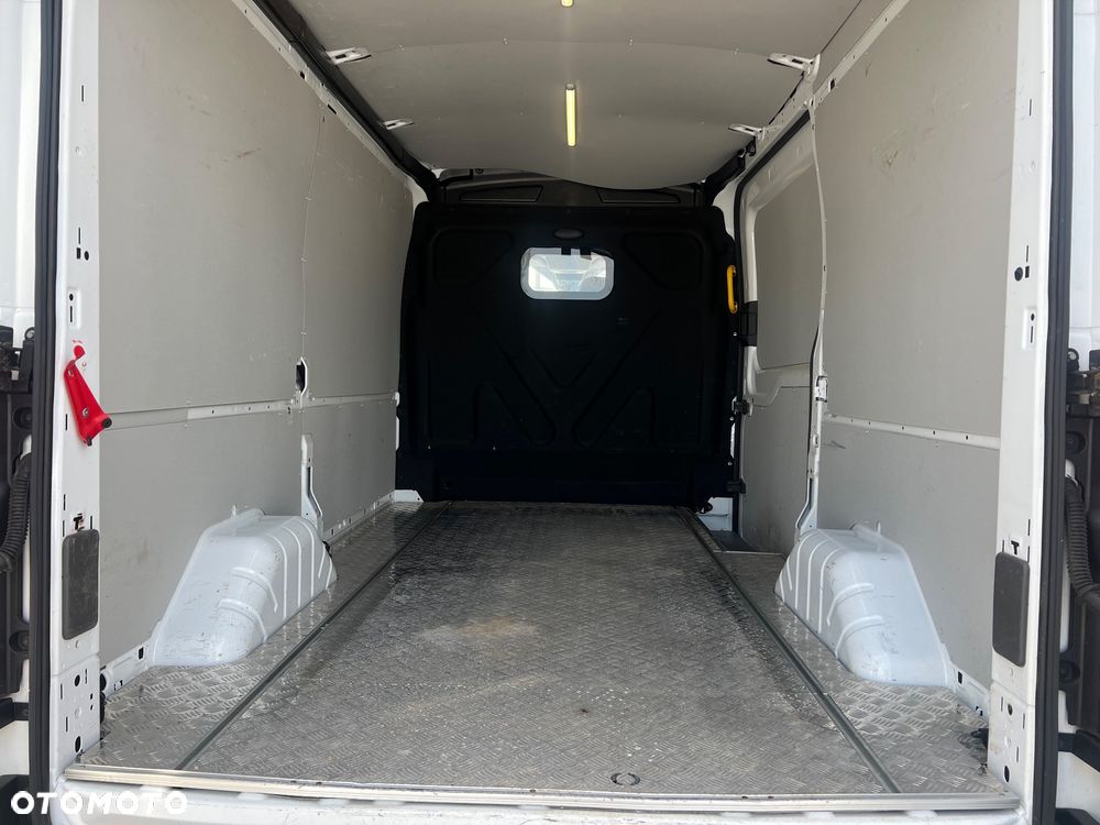 Ford Transit - 17