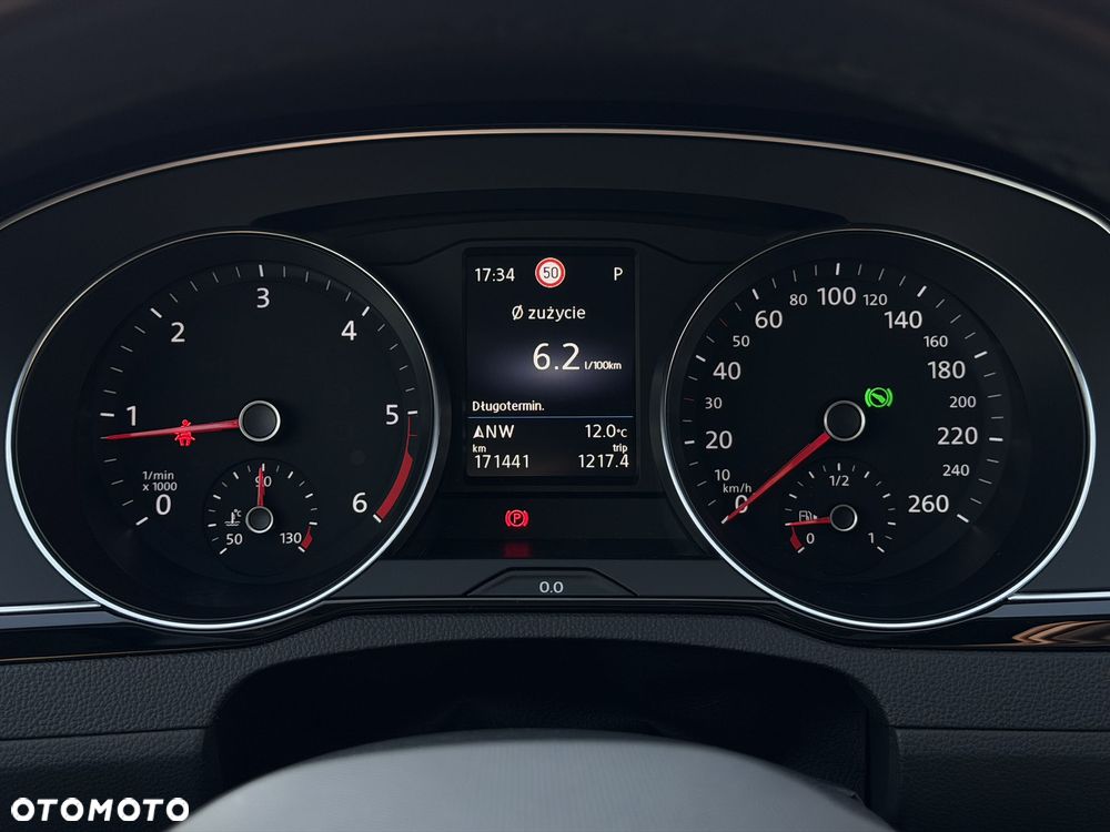 Volkswagen Passat Variant 2.0 TDI EVO Business DSG - 24