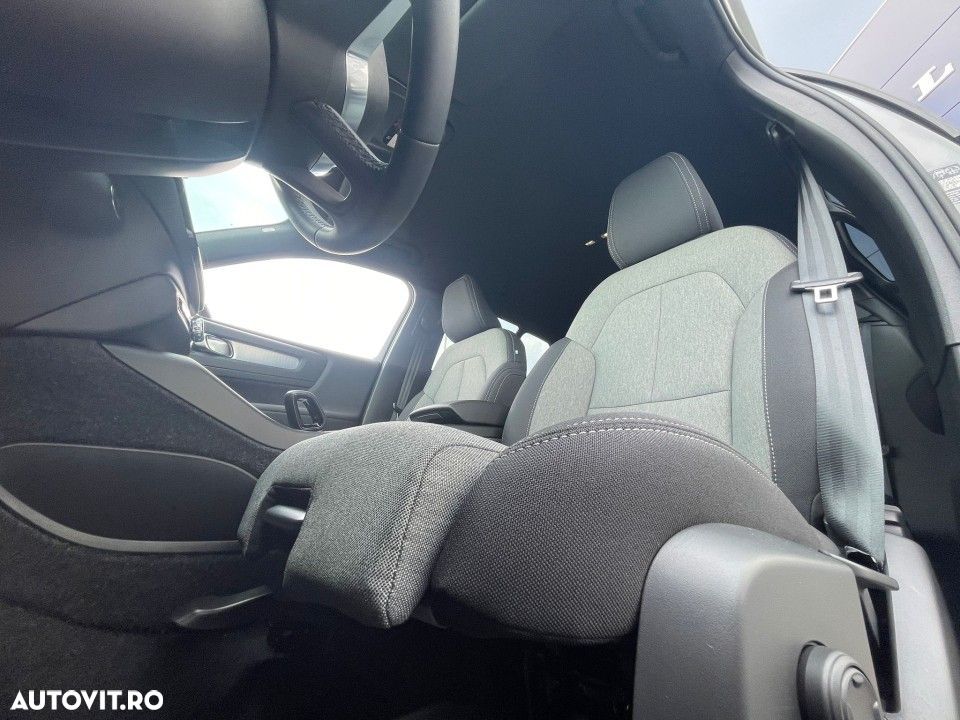 Volvo XC 40 B3 AT FWD MHEV Core - 8