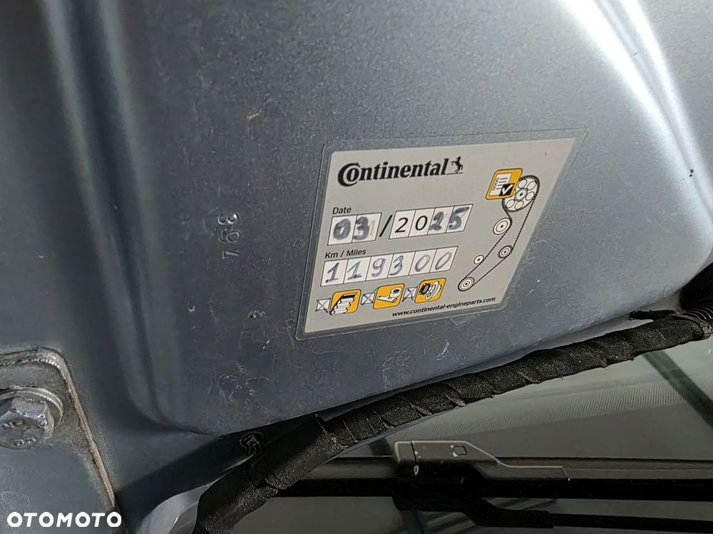 Volkswagen Passat 2.0 TDI DPF Highline - 18