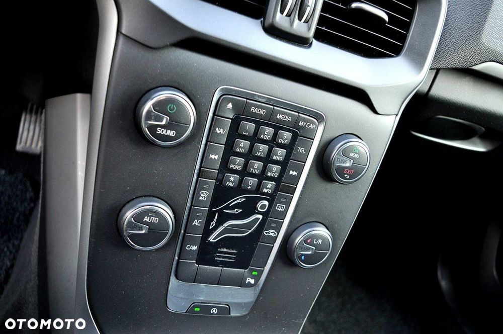 Volvo V40 D2 Momentum - 22